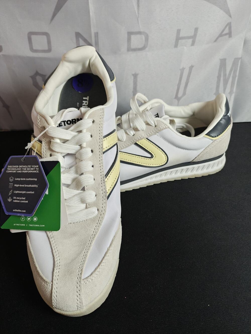 TRETORN Women's 8.5 Kristine Elite Beige White Leather Comfort Shoes NWT *Stains